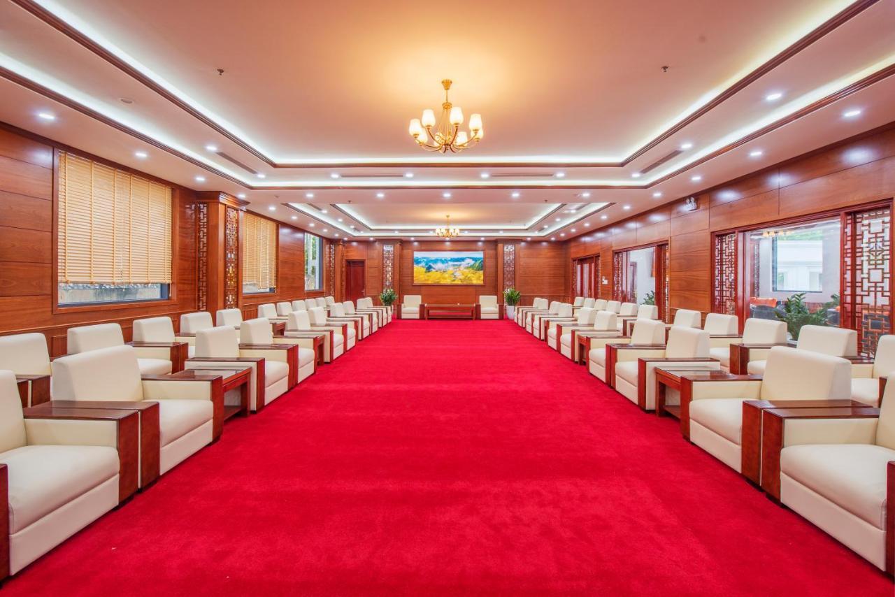 Khach San A1 Lang Son Hotel Buitenkant foto