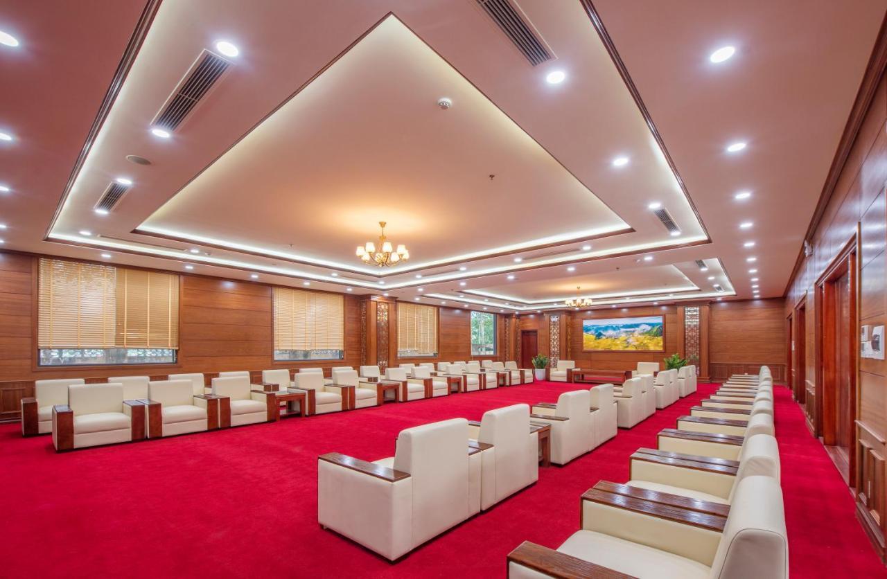 Khach San A1 Lang Son Hotel Buitenkant foto